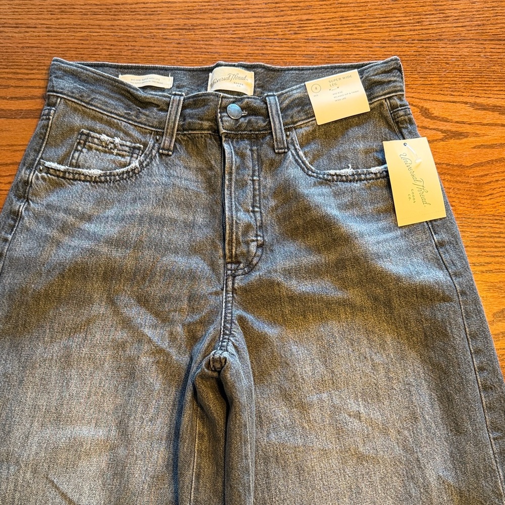 Universal Thread super wide leg jeans size 4R NeW #191